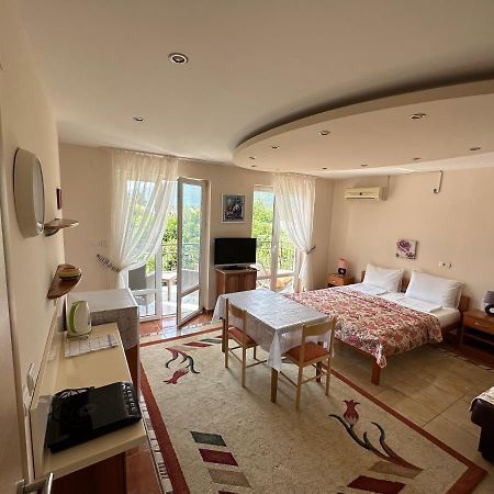 Villa Alla Bed&Breakfast Herceg Novi Exteriör bild
