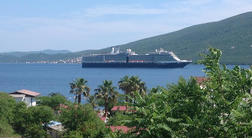 Villa Alla Bed&Breakfast Herceg Novi Rum bild