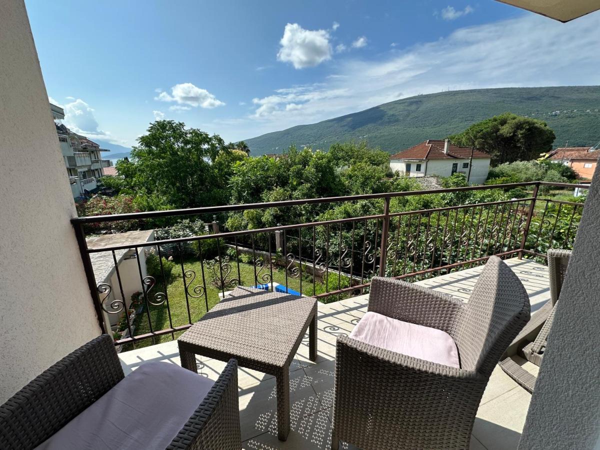 Villa Alla Bed&Breakfast Herceg Novi Exteriör bild