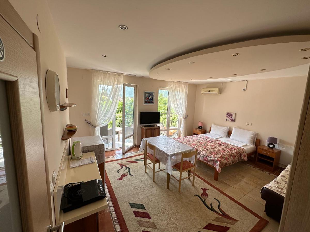 Villa Alla Bed&Breakfast Herceg Novi Exteriör bild