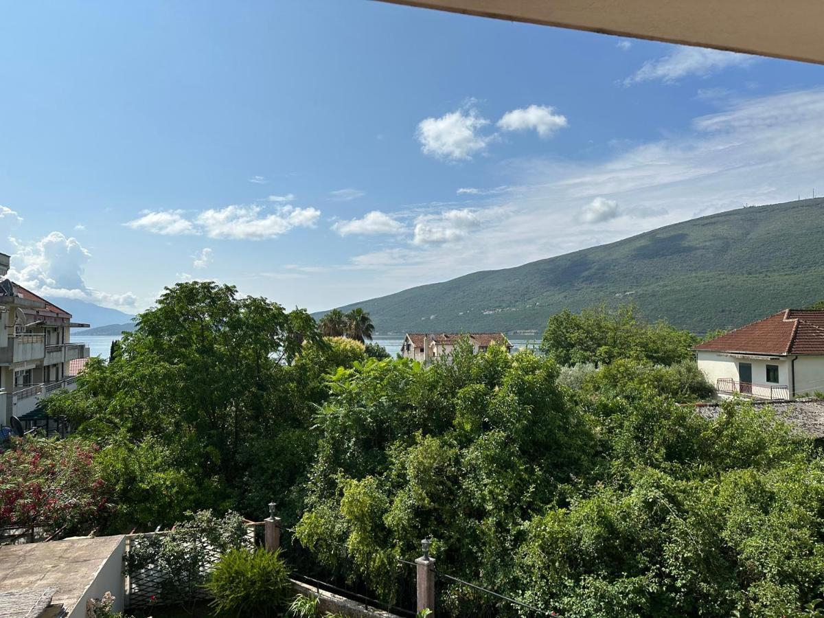 Villa Alla Bed&Breakfast Herceg Novi Exteriör bild