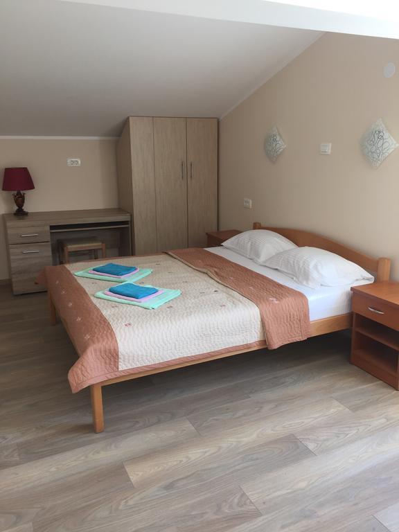 Villa Alla Bed&Breakfast Herceg Novi Exteriör bild