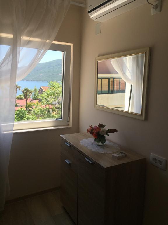 Villa Alla Bed&Breakfast Herceg Novi Exteriör bild
