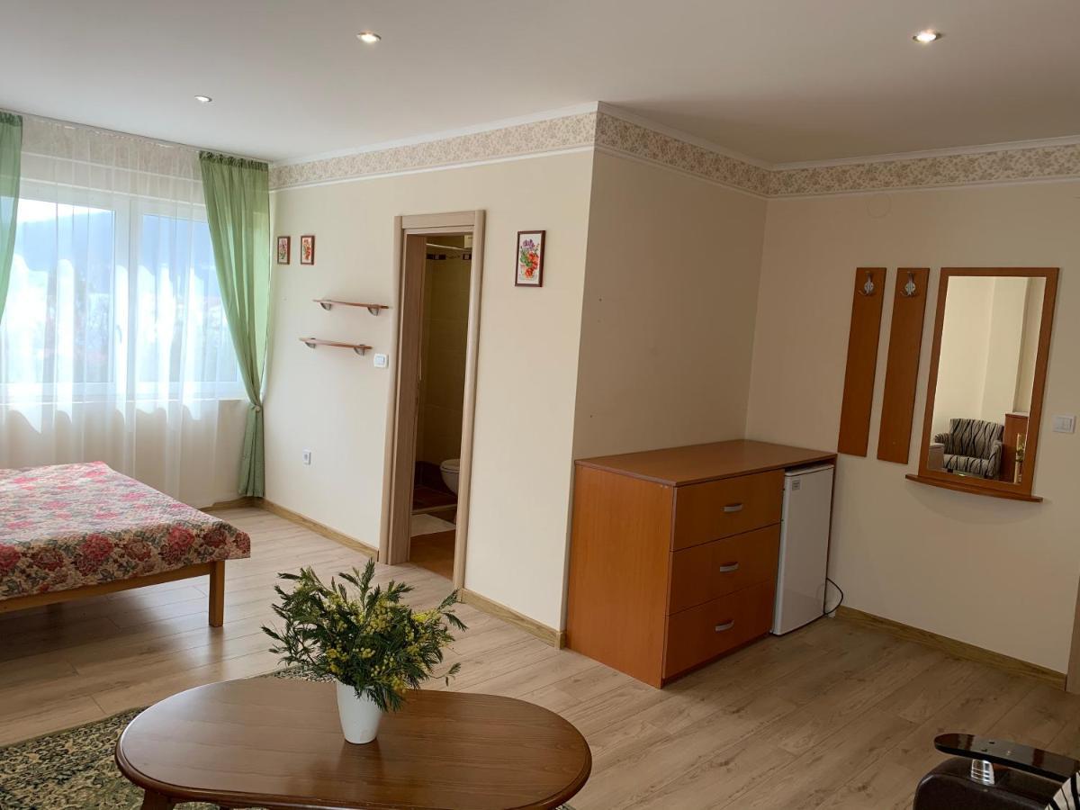 Villa Alla Bed&Breakfast Herceg Novi Exteriör bild